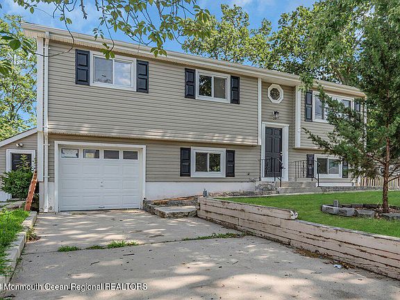 4th image of 34 Dogwood Drive