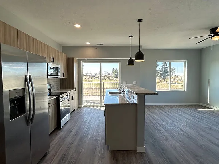 2724 Silver St — Photo 7