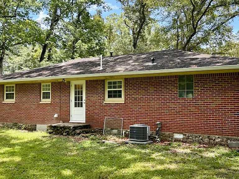 135 Haywood Valley Rd — Photo 12