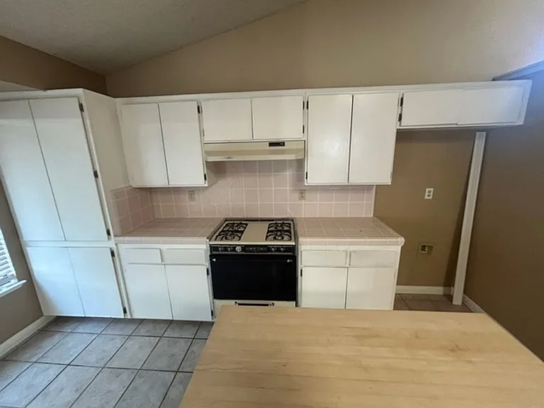 4927 W Hemlock Ave — Photo 5