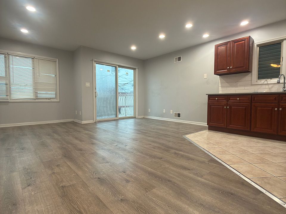 1st image of 246 South St Floor 2