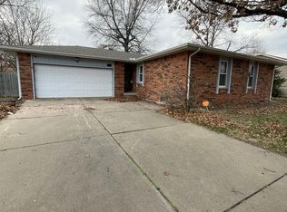 11023 W Taylor Cir, Wichita, KS 67212