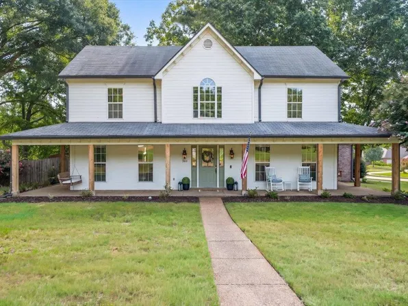 300 Rutledge St, Collierville, TN 38017
