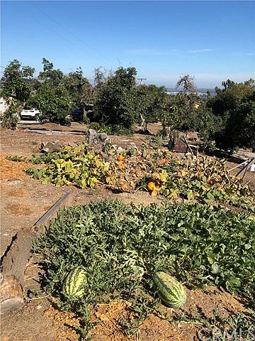 2nd image of 690 Picaacho Dr