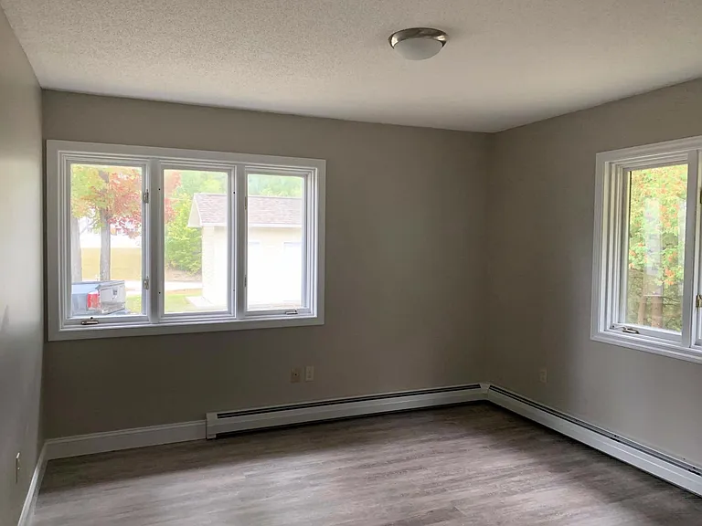 63 Sunderland Woods Rd — Photo 3