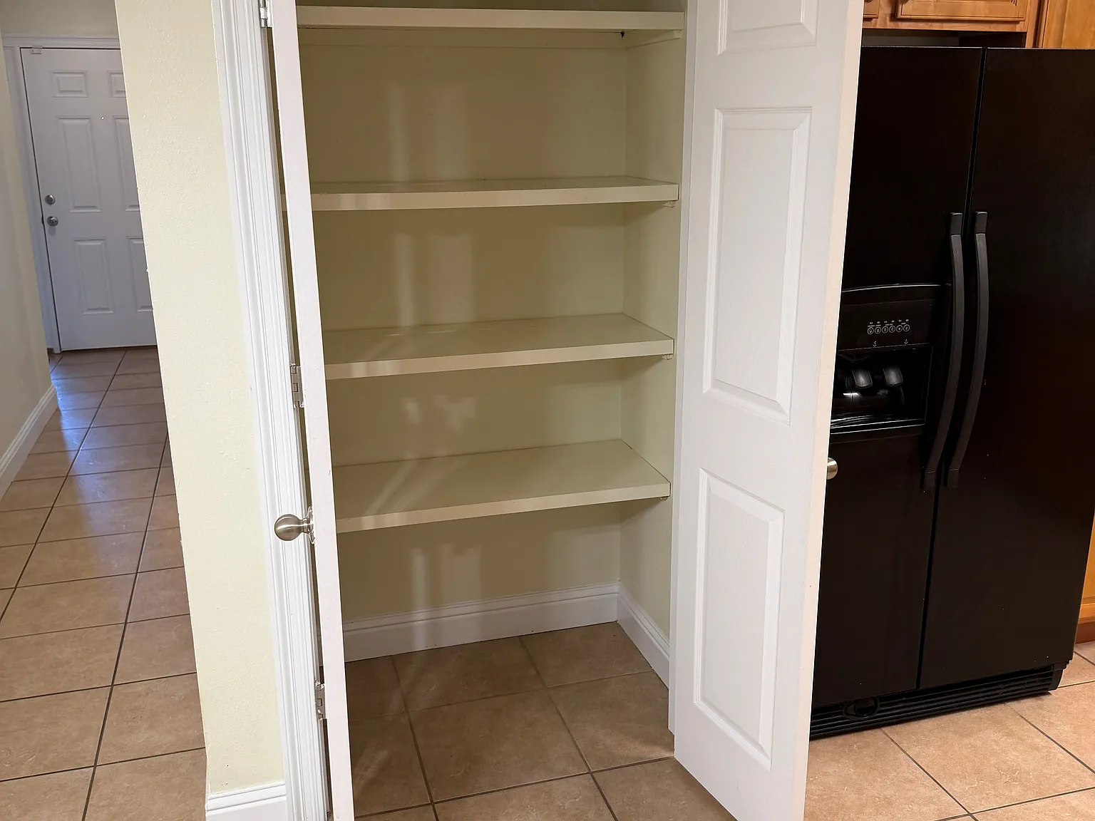 3 bed, 1840 sqft, $1,500 — Photo 3