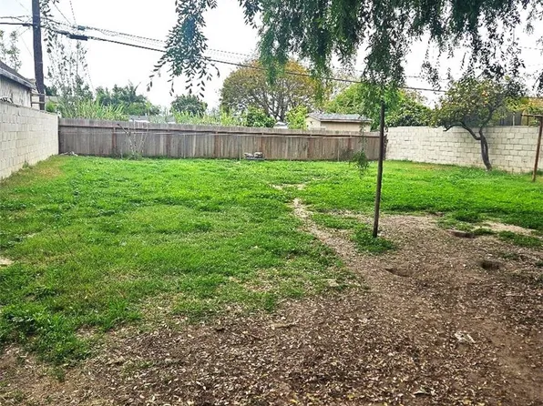 2106 W 10th St, Santa Ana, CA 92703