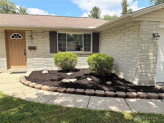 3rd image of 1071 Romanus Dr