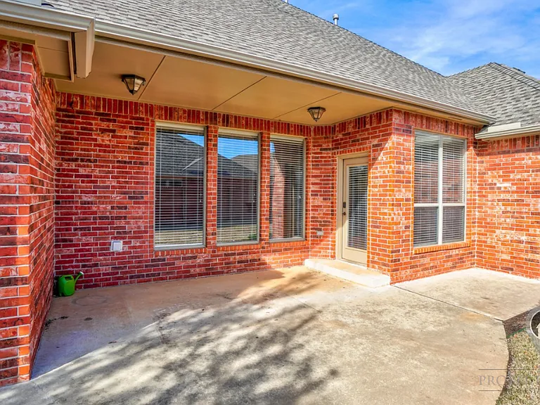 4601 NW 162nd Ct — Photo 32