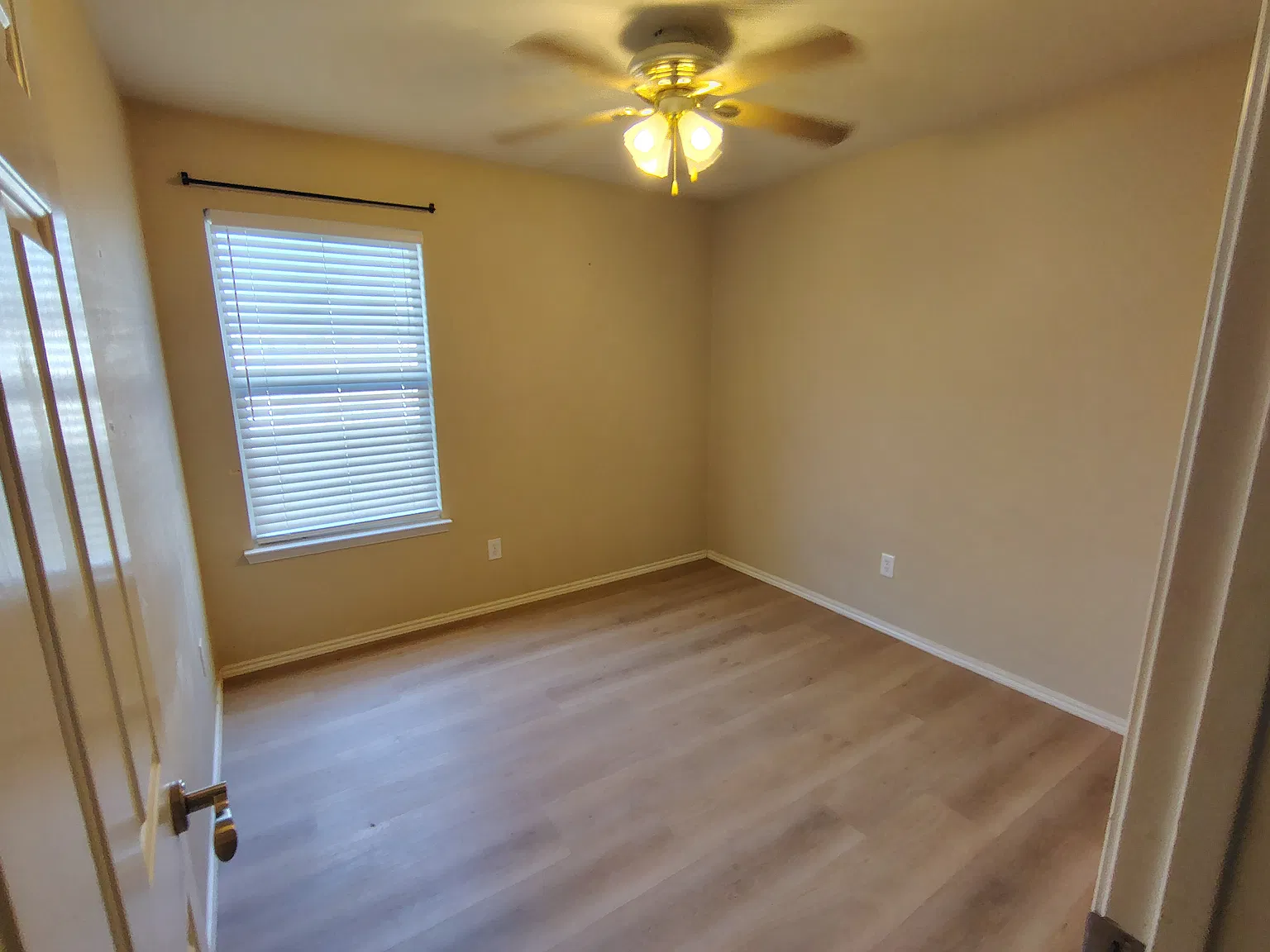 3 bed, 1793 sqft, $2,400 — Photo 2
