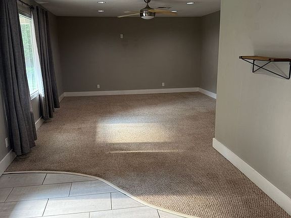 5th image of 1215 Westlawn Dr