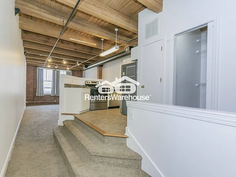 700 Broadway Blvd #210 — Photo 10