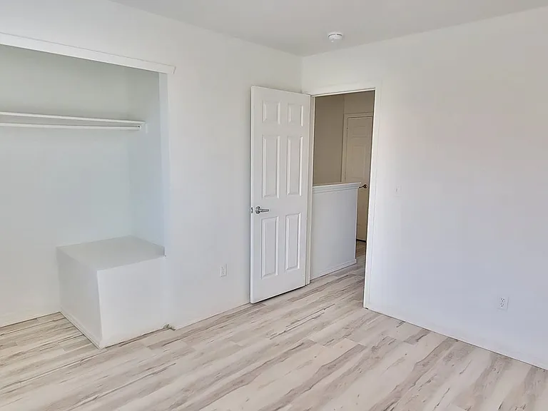 3205 N Main St — Photo 19
