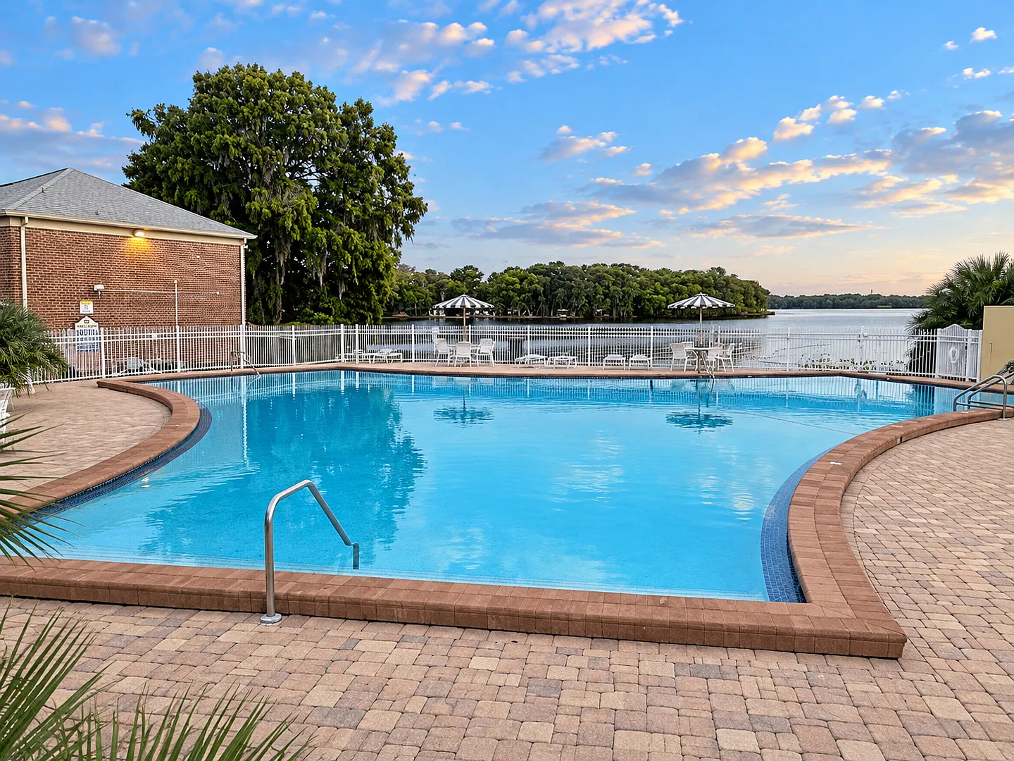 Lake Side Studio Condo | Central Air | Community Pool And Boat Ramp | Section 8 And Hus Vash Welcome — Photo 3