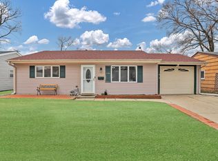 89 W Manchester Dr, Wheeling, IL