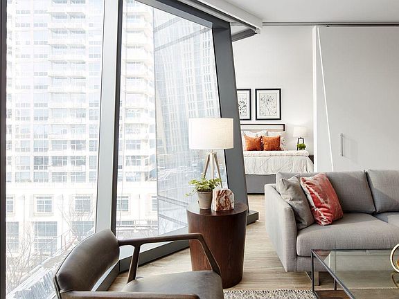 2nd image of 1332 S Michigan Ave #808