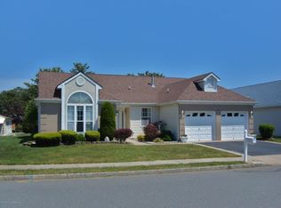 40 Winterton Dr, Toms River, NJ 08757