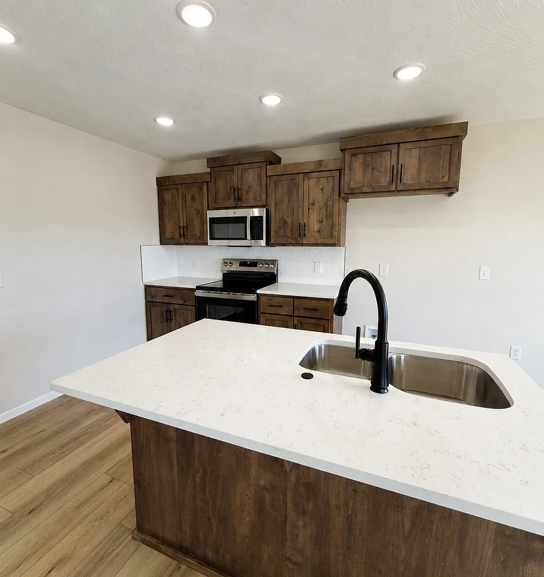 3 bed, 1480 sqft, $2,000 — Photo 2