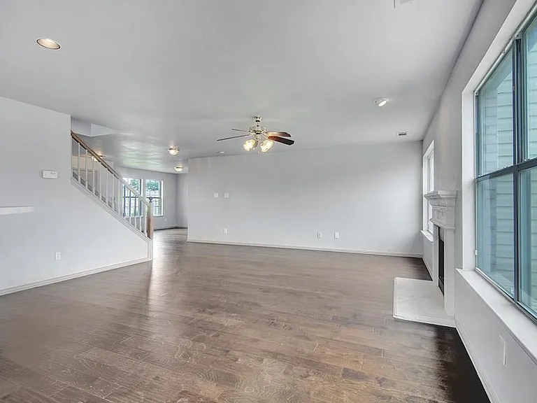 3708 Ocean Dr — Photo 6