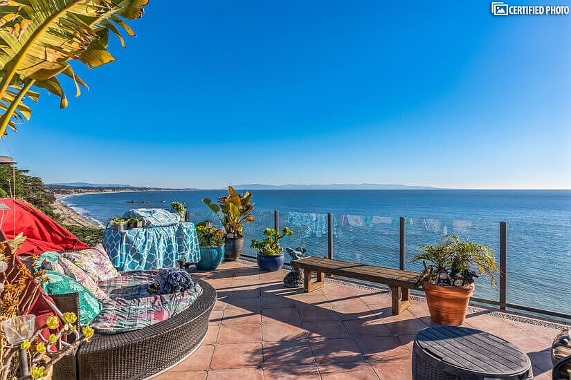 Fully Furnished Studio Rental Panoramic Views