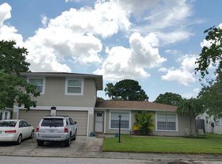 418 Maplewood Dr, Oldsmar, FL 34677
