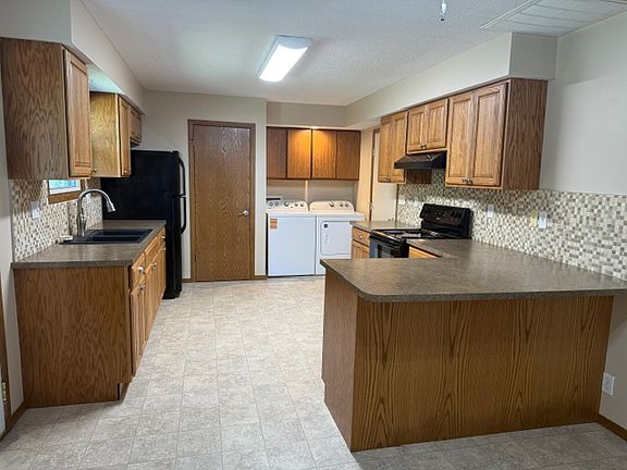 3rd image of 16 Southview Dr