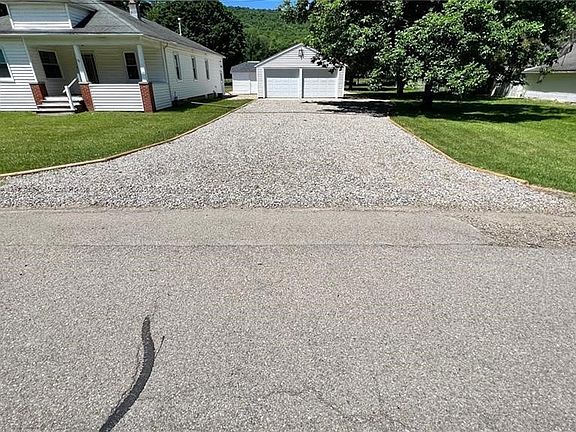 3rd image of 3319 Riverside Dr