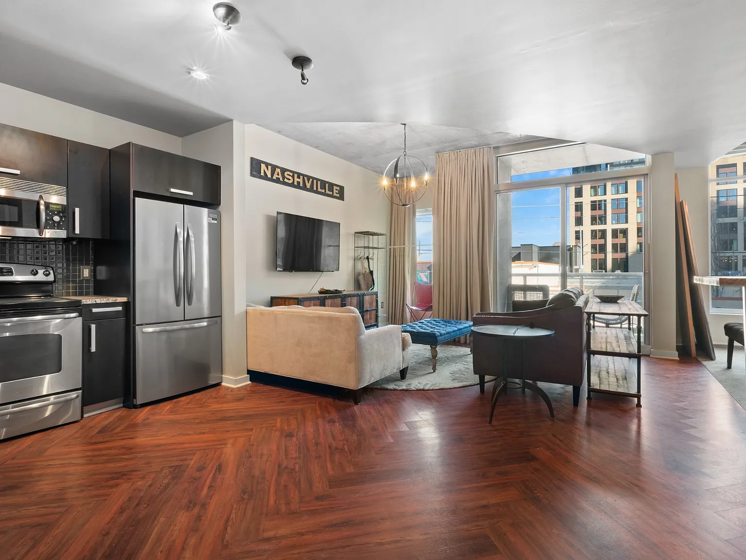 Studio, 657 sqft, $2,000 — Photo 2