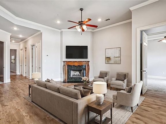 5th image of 258 Nicklaus Dr