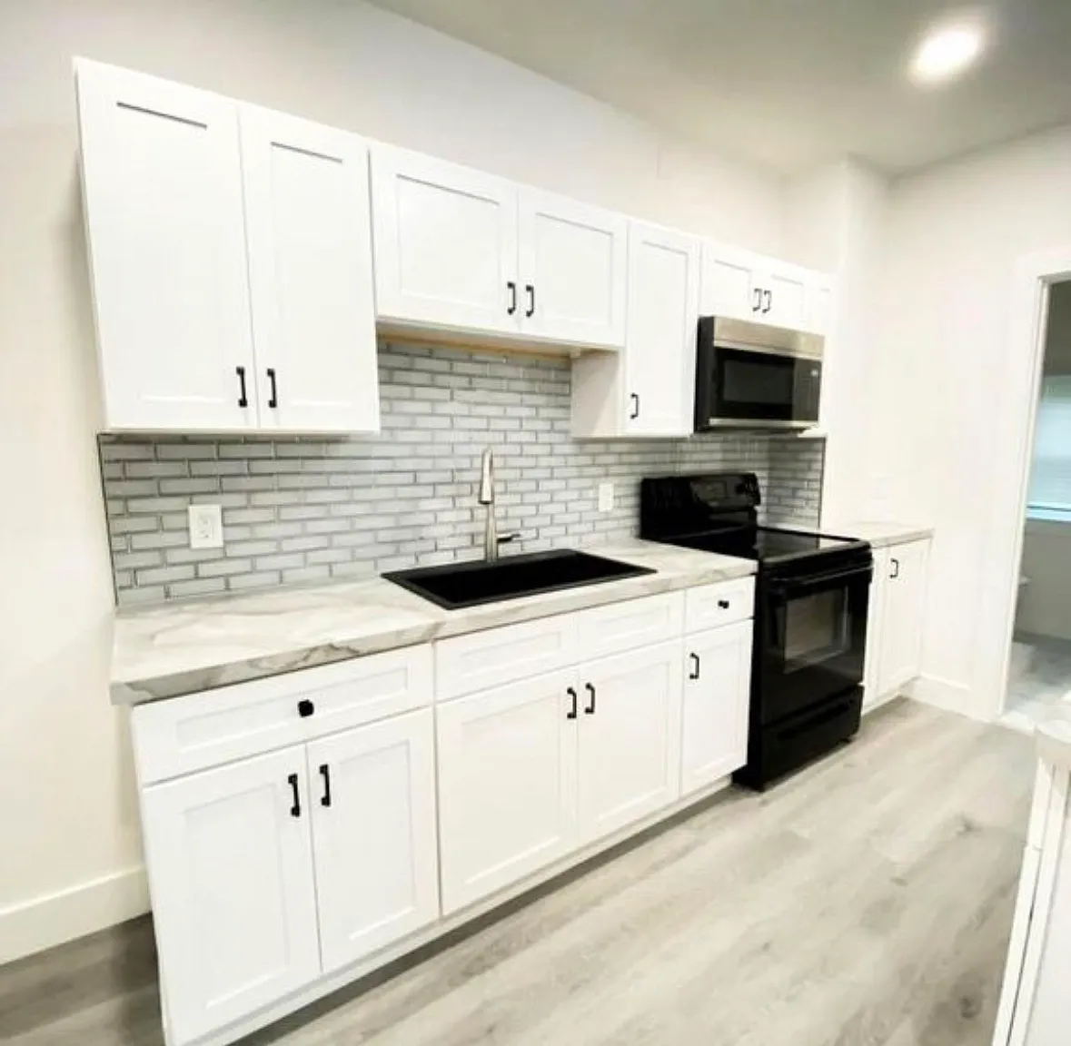 2102 Columbia Ave — Photo 3