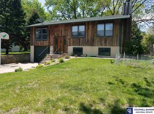 1215 N Ohio Ave, York, NE 68467