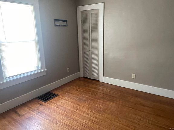 5th image of 951 N Harrison St