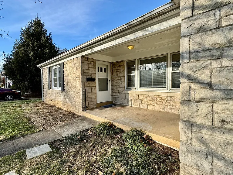 479 Stratford Dr — Photo 6