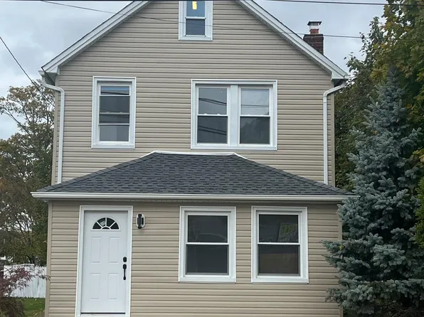 201 Hallock Avenue, Port Jefferson Station, NY 11776