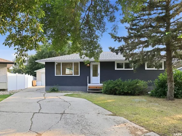 34 Ottawa PLACE, Regina, SK S4R 2V7