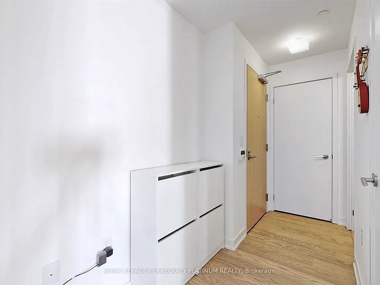 11 Wellesley St W #6005 — Photo 5
