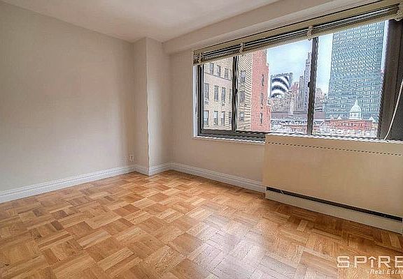 5th image of 350 W 38th St #29D