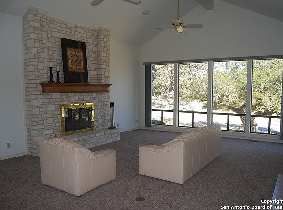 4th image of 217 Riverhill Blvd E