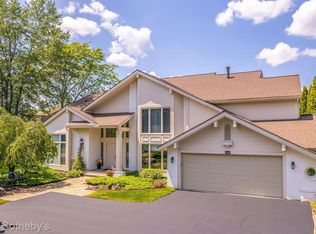 4833 Panorama Cir, West Bloomfield, MI 48323