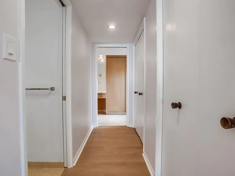 8302 Prestwick Dr — Photo 40