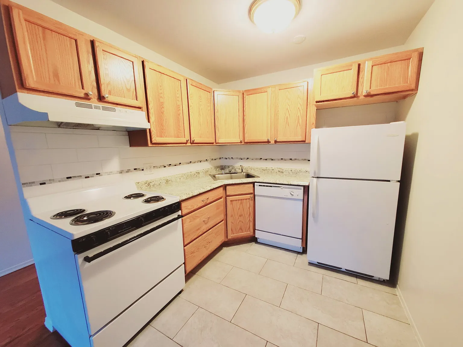 1 bed, 1.0 bath, 550 sqft, $1,700 — Photo 1