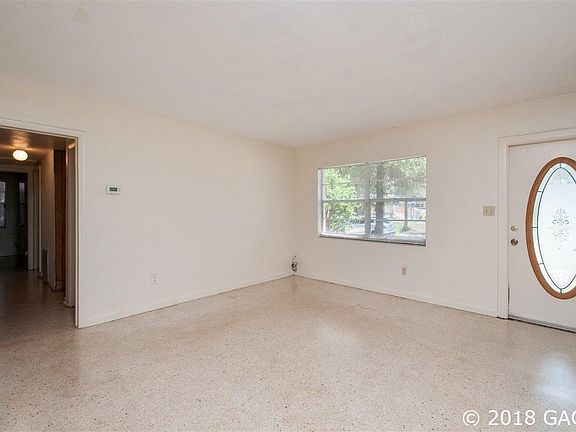 4th image of 1216 NE 19th Pl