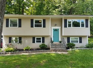 14 Raker Rd, Poughkeepsie, NY 12603