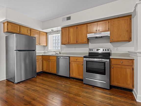 3rd image of 1808 Cowart St #C