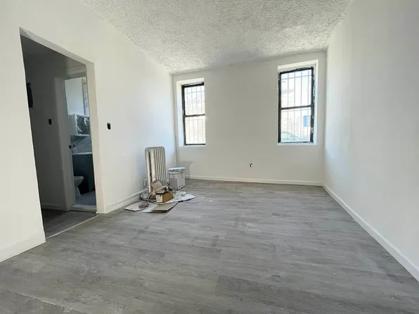 560 Audubon Avenue image 1 of 11