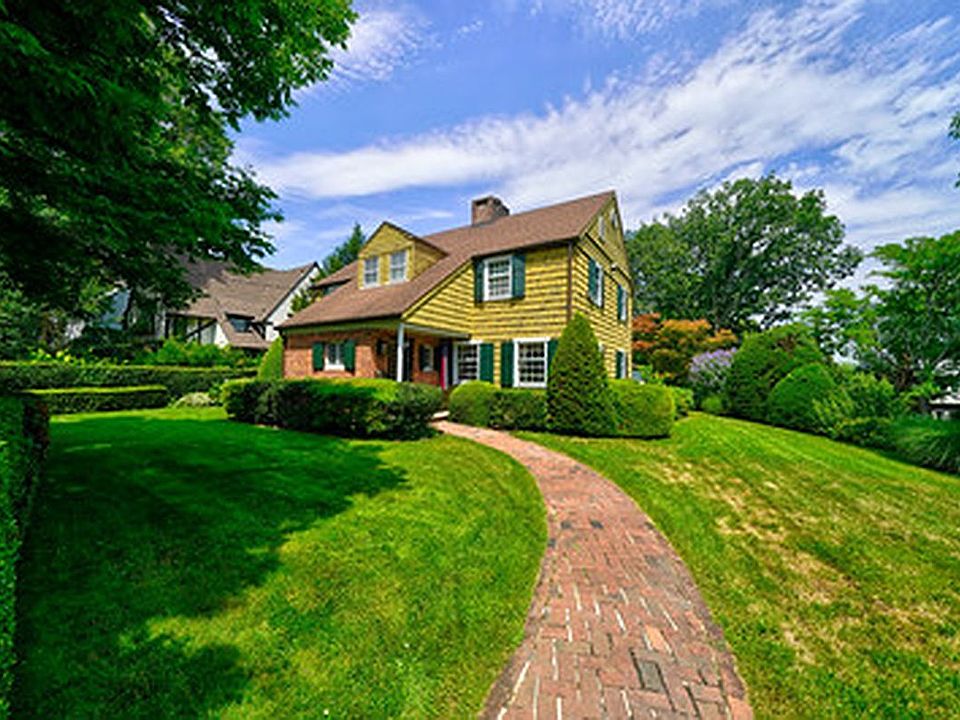 1st image of 255 Manor Rd #1