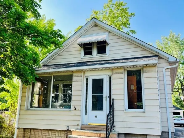 21 Forbes Rd, Bedford, OH 44146