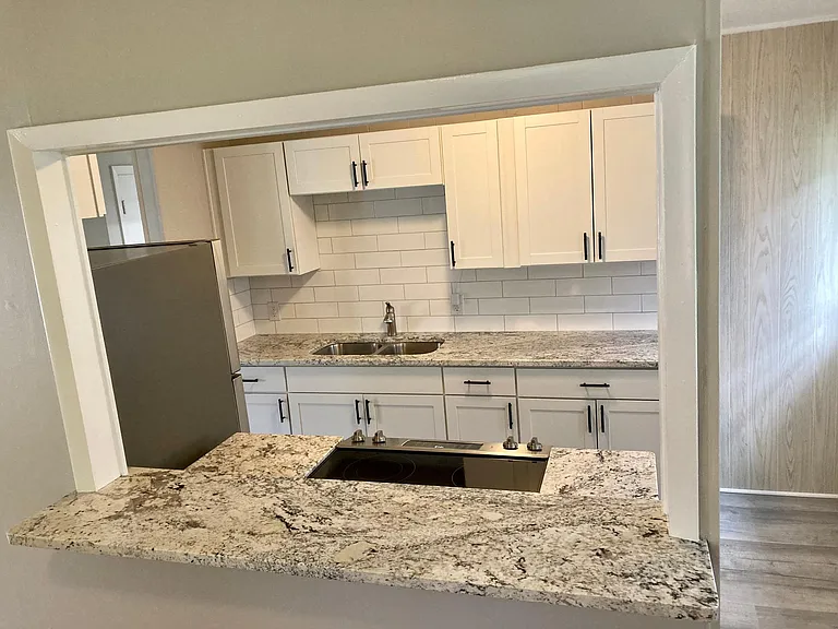 2536 Henry Ave — Photo 11