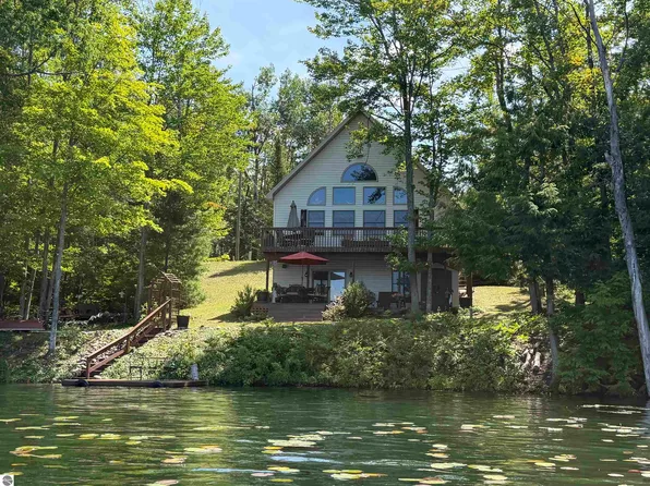 7220 Leelanau Trl, Gaylord, MI 49735