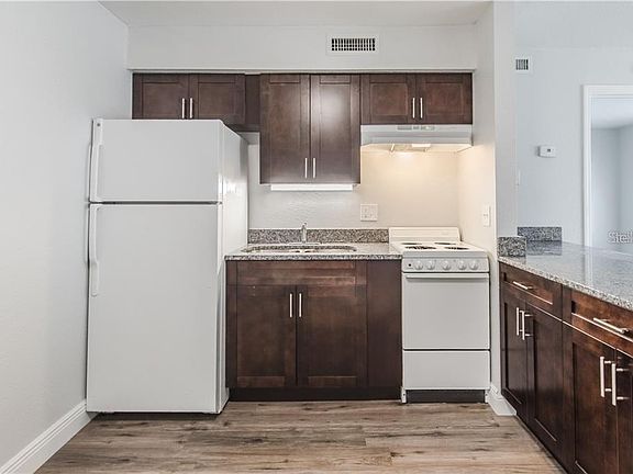5th image of 9013 Westchester Cir #30